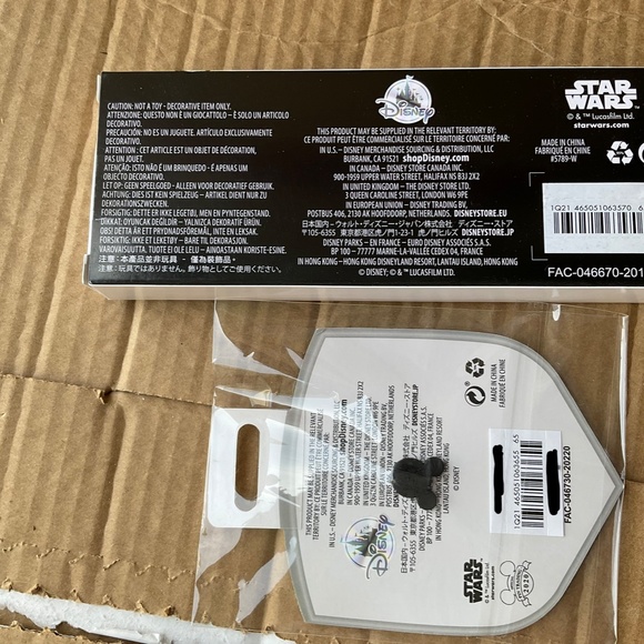 Disney Star Wars key / pin - Picture 2 of 2